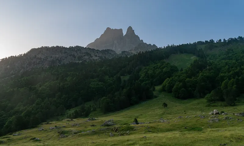 Forêts et estives de la vallée d'Ossau sous le pic du Midi